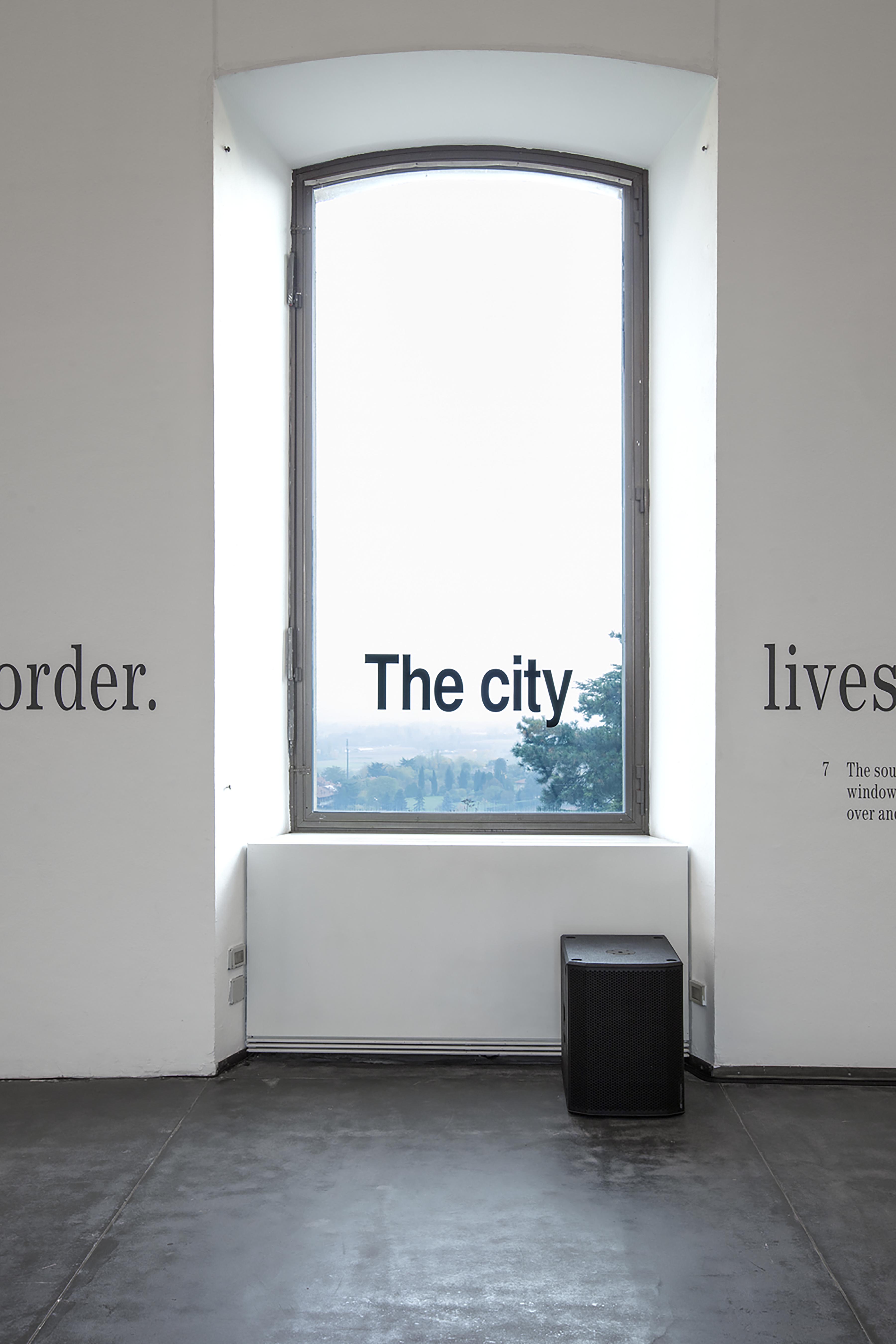 u0022Hito Steyerl. The City of Broken Windowsu0022, veduta espositiva